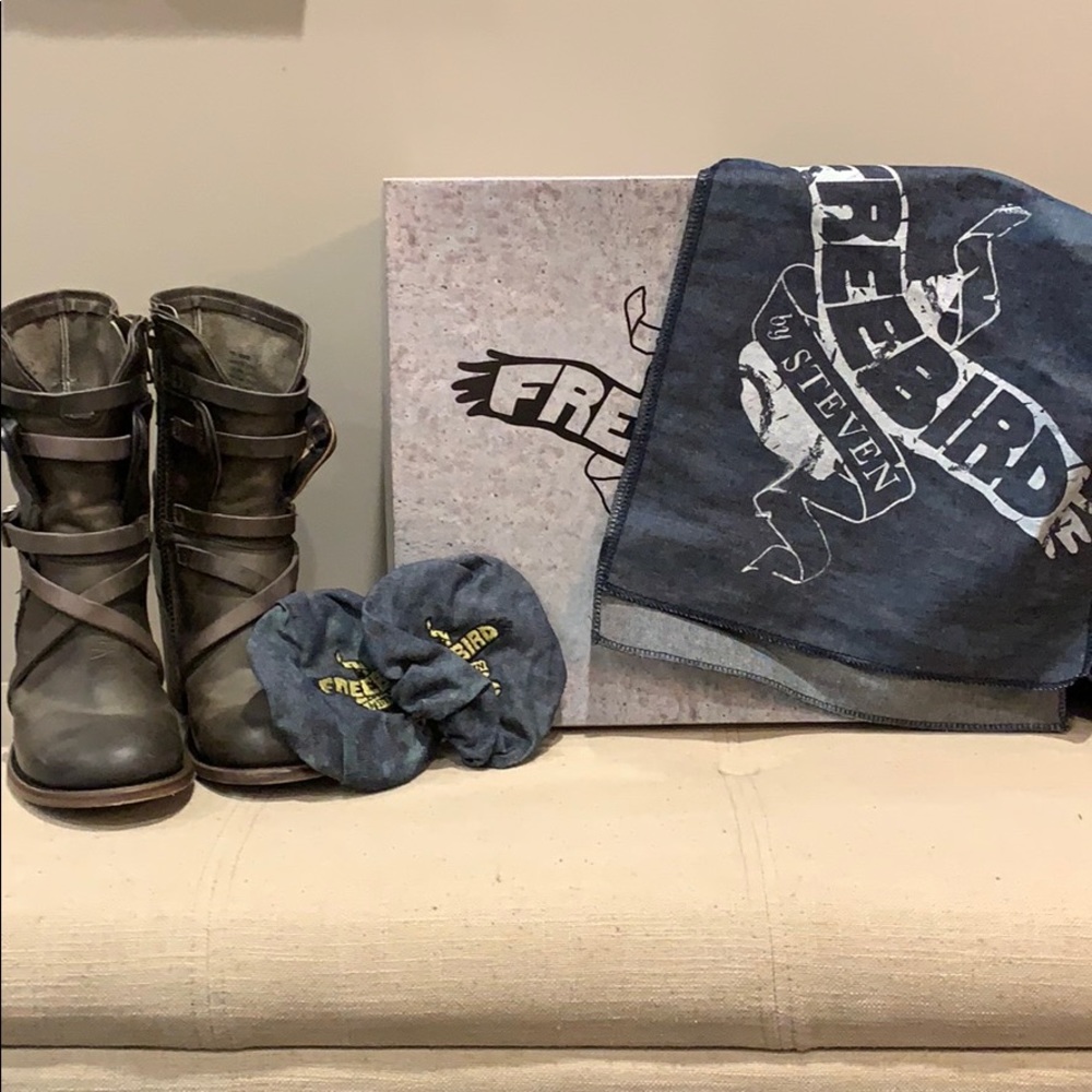 Stone Freebird boots